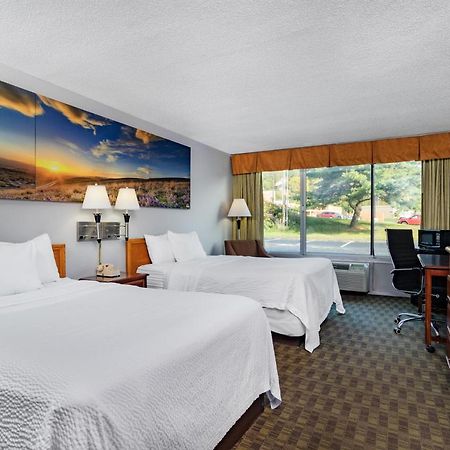 Days Inn By Wyndham Cambridge Exteriér fotografie