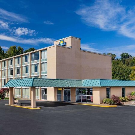 Days Inn By Wyndham Cambridge Exteriér fotografie
