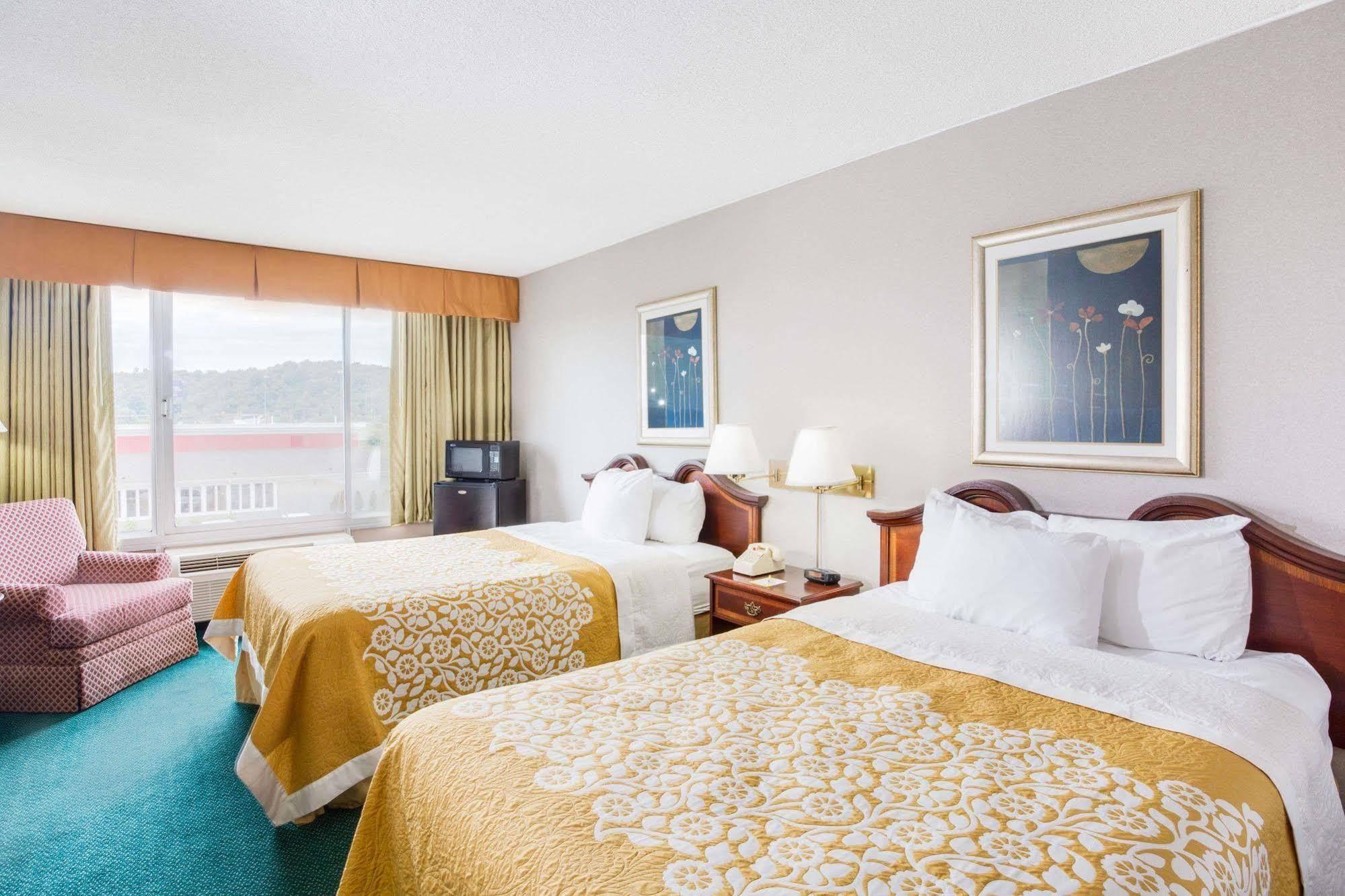 Days Inn By Wyndham Cambridge Exteriér fotografie