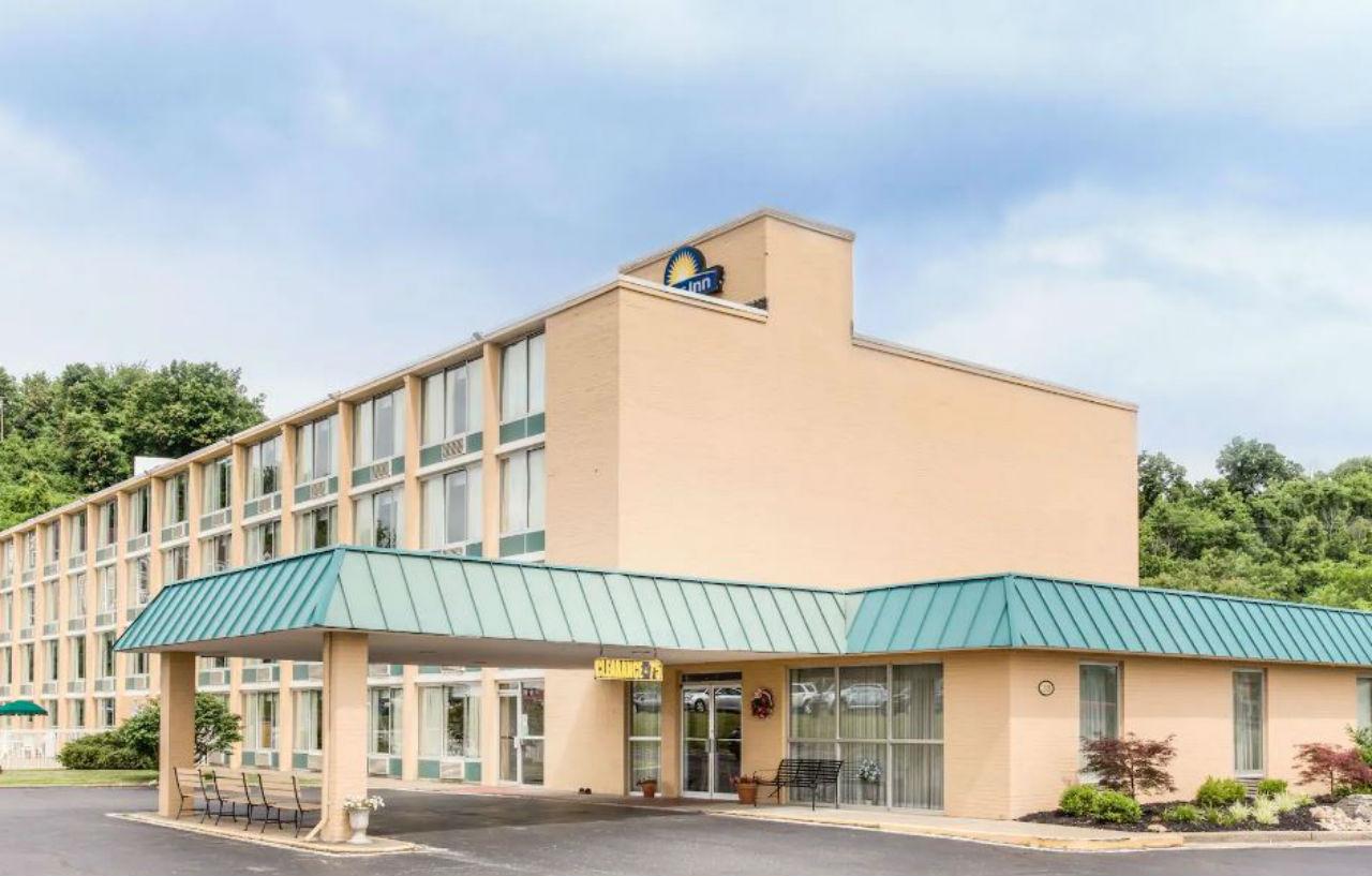 Days Inn By Wyndham Cambridge Exteriér fotografie