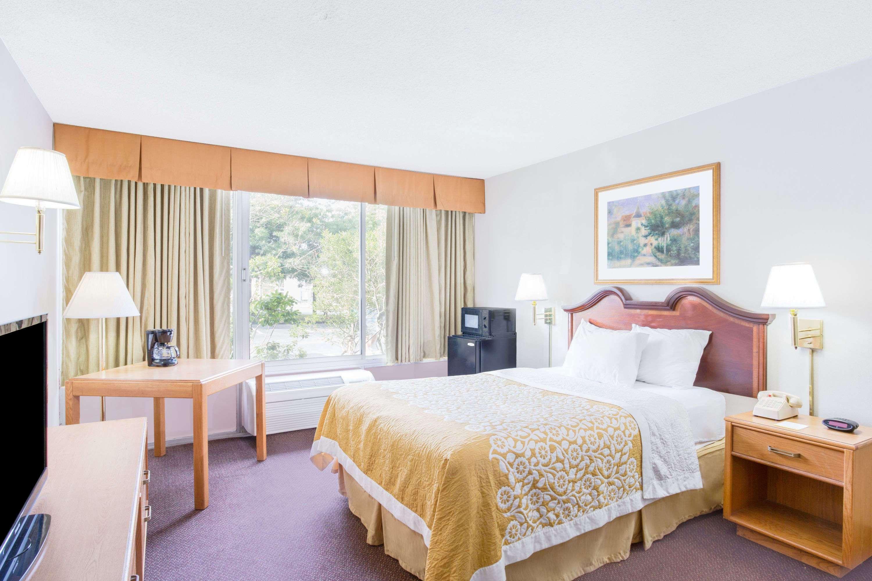 Days Inn By Wyndham Cambridge Exteriér fotografie