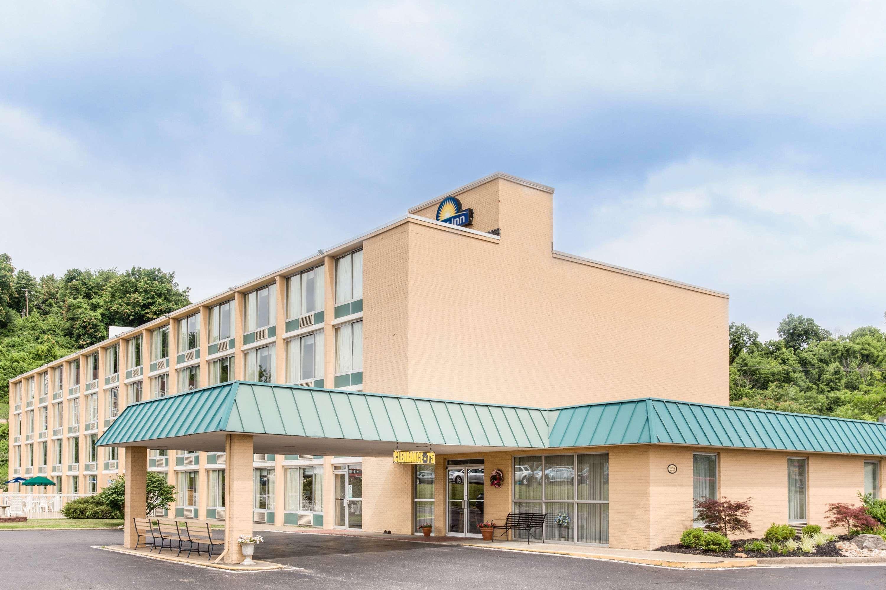 Days Inn By Wyndham Cambridge Exteriér fotografie