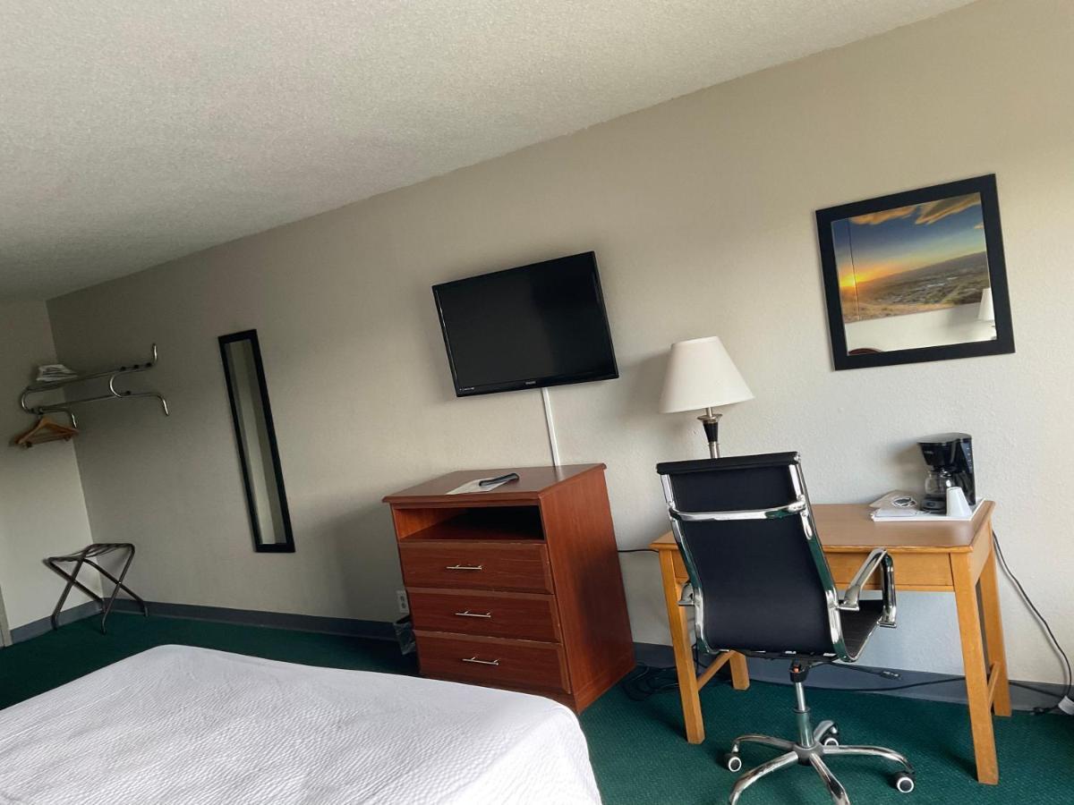 Days Inn By Wyndham Cambridge Exteriér fotografie