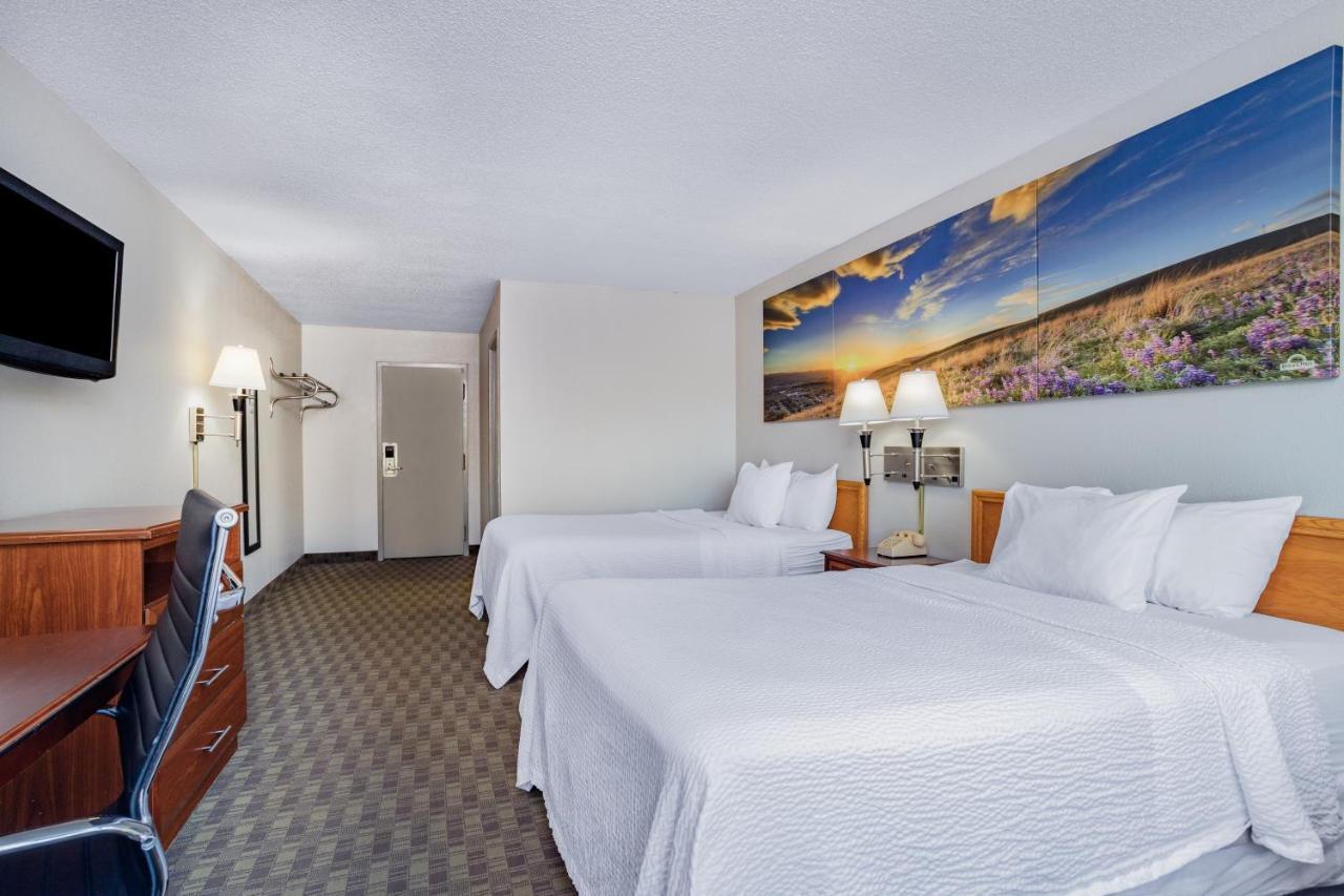 Days Inn By Wyndham Cambridge Exteriér fotografie